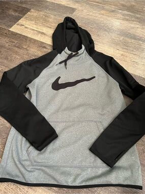 Nike Women's Gray and Black Pullover Hoodie